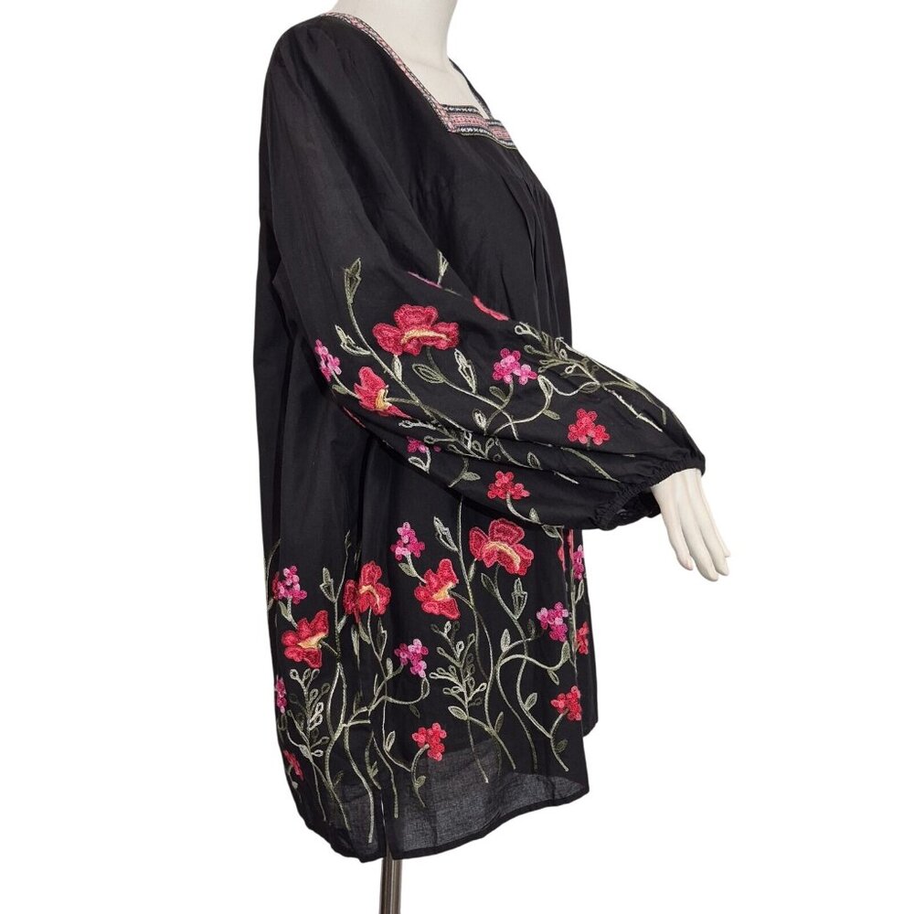 Calessa Women's Size M Floral Peasant Top Black Side Slits  Embroidered (53) - Picture 2 of 12